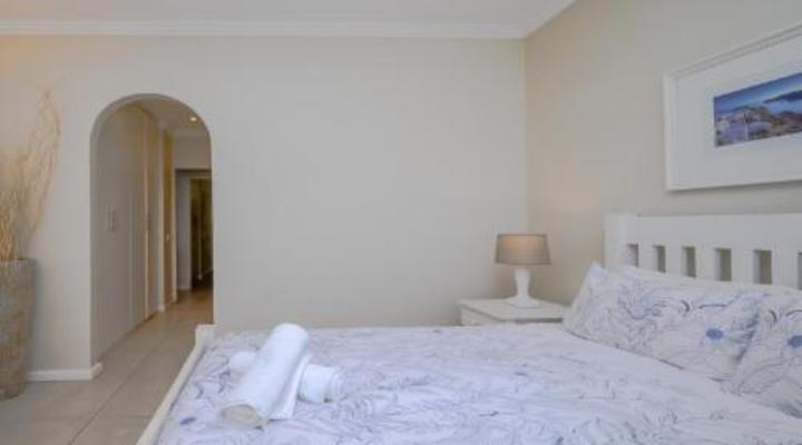 Santorini - Seabreeze Retreat