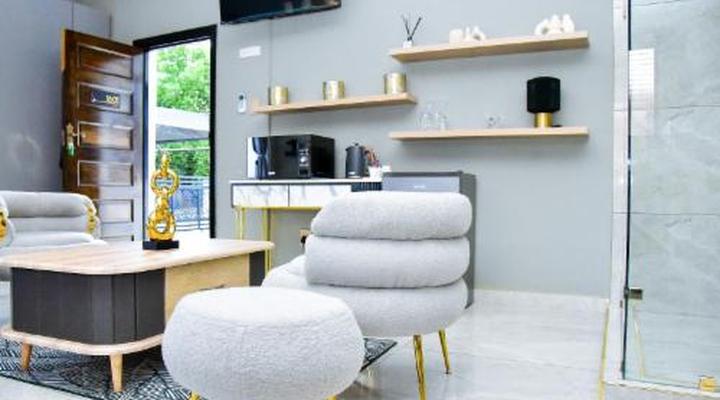 C'est La Vie Guest House