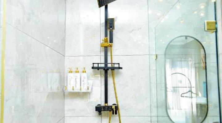 C'est La Vie Guest House