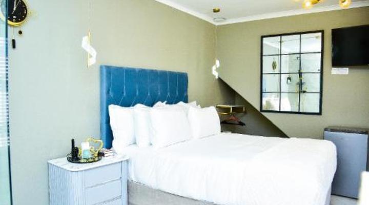 C'est La Vie Guest House