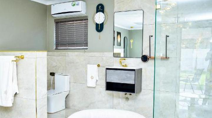 C'est La Vie Guest House