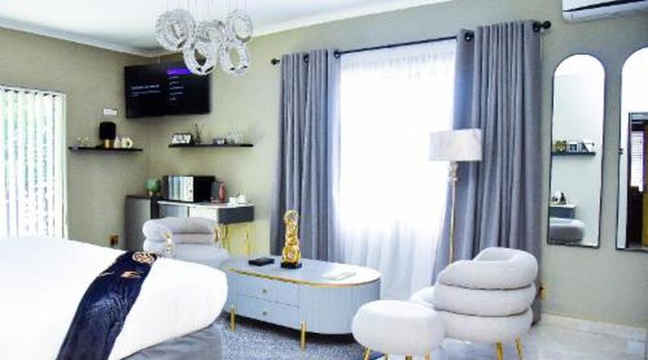 C'est La Vie Guest House