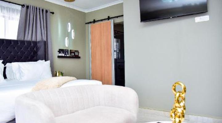 C'est La Vie Guest House