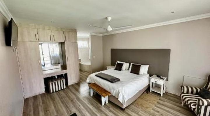 Retreat on Main Bed and Breakfast