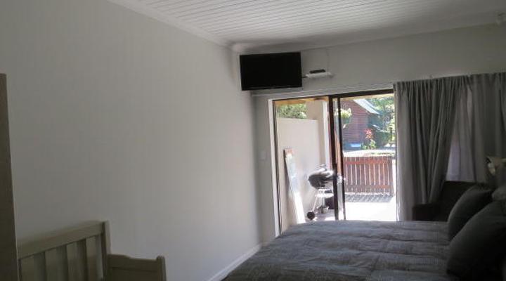 Mountain Breeze Log Cabins