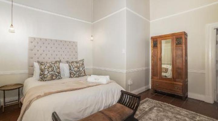 Nantes-Vue Guest House