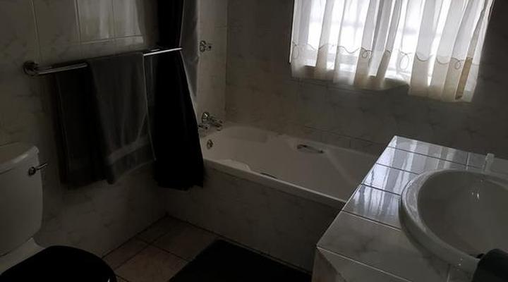 Waterfront Country Lodge and Spa