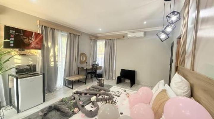 Africa Paradise - OR Tambo Airport Boutique Hotel