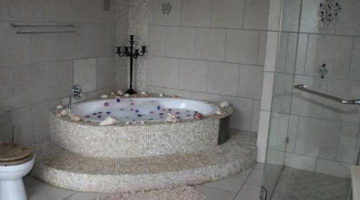 Africa Paradise - OR Tambo Airport Boutique Hotel