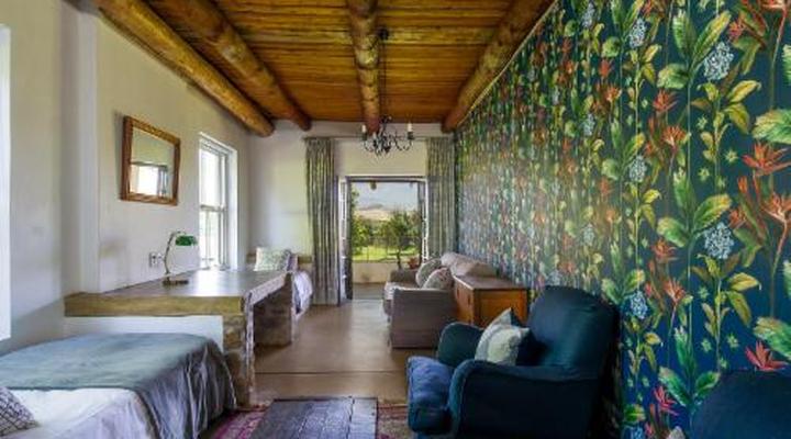 Oewerzicht Tented River Lodge & Farm Cottages