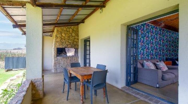 Oewerzicht Tented River Lodge & Farm Cottages