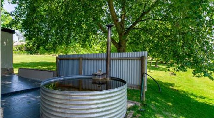 Oewerzicht Tented River Lodge & Farm Cottages