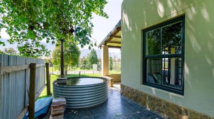 Oewerzicht Tented River Lodge & Farm Cottages