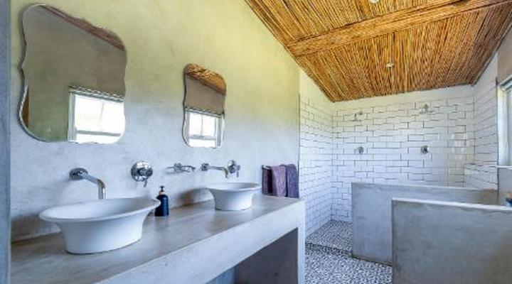 Oewerzicht Tented River Lodge & Farm Cottages