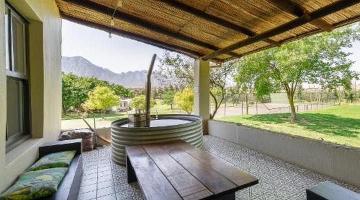 Oewerzicht Tented River Lodge & Farm Cottages