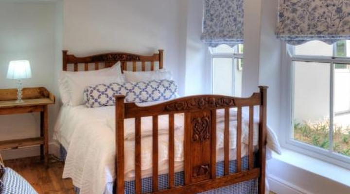 Oewerzicht Tented River Lodge & Farm Cottages