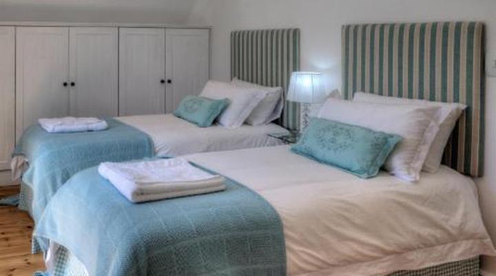 Oewerzicht Tented River Lodge & Farm Cottages