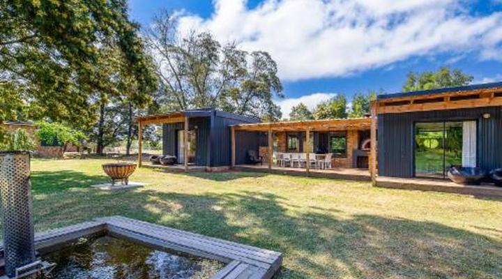 Oewerzicht Tented River Lodge & Farm Cottages