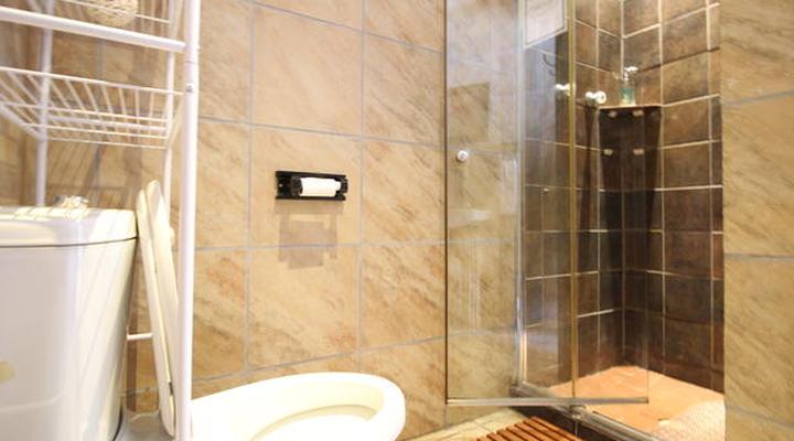 Tube 'n Axe Backpackers Lodge