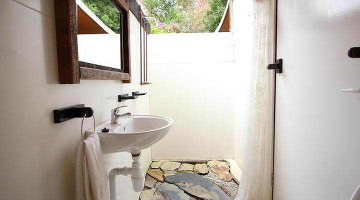 Tube 'n Axe Backpackers Lodge