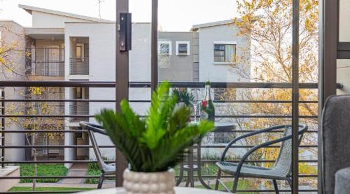 Hayloft Hideaway - Dainfern Paddocks