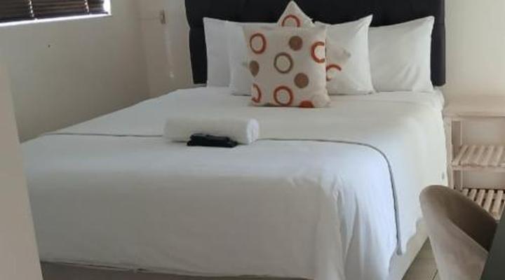 Silver Sevens Guest House - 13 Medefindt Cres