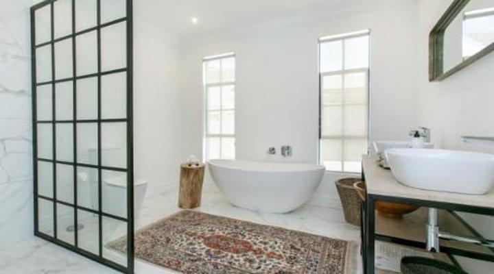 La Maison On Main - 3 Bedroom Self Catering Villa