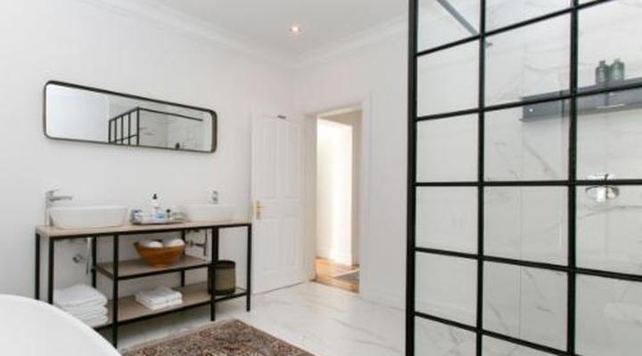 La Maison On Main - 3 Bedroom Self Catering Villa