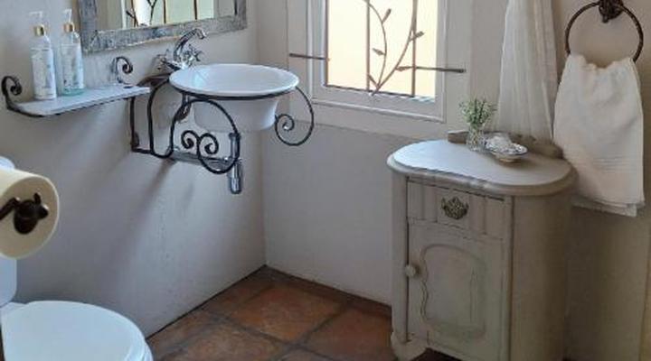 La Rochelle Guesthouse