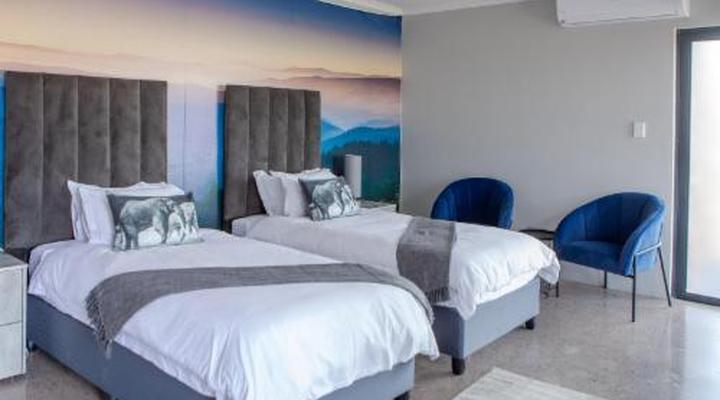 Elements Sunrise Bush Lodge