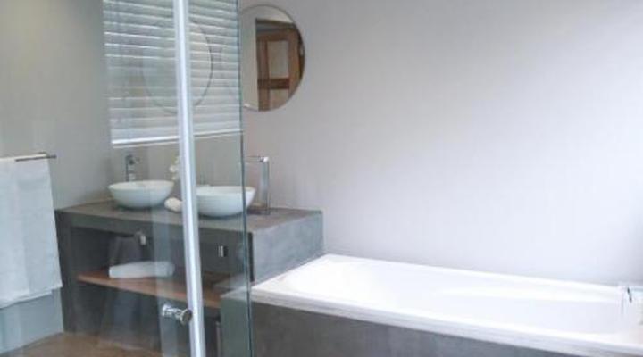 Elements Sunrise Bush Lodge