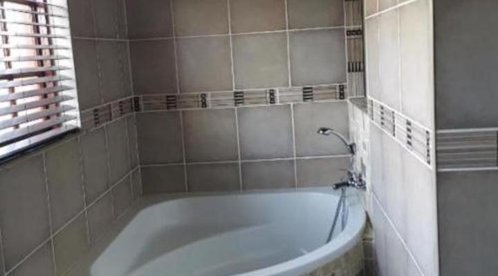 Klyne Jiweel Guesthouse