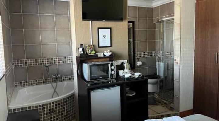 Klyne Jiweel Guesthouse