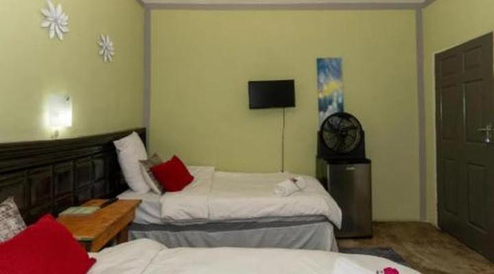 Woodpeckers Guest House