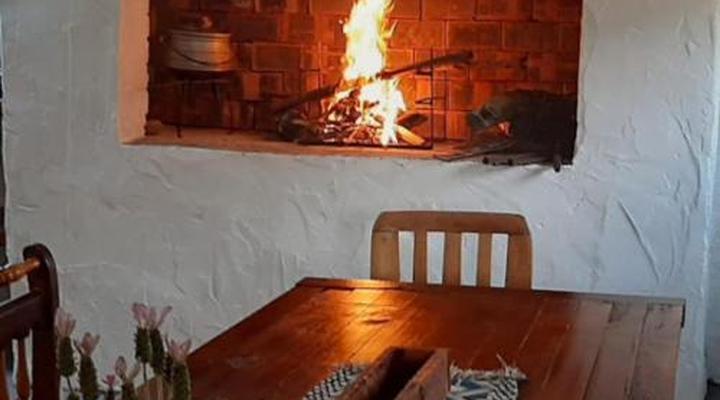 11 Mountain Stream Hot Tub Accommodation