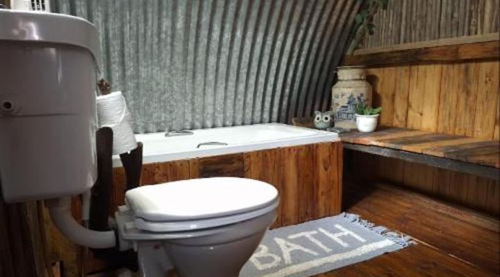 11 Mountain Stream Hot Tub Accommodation