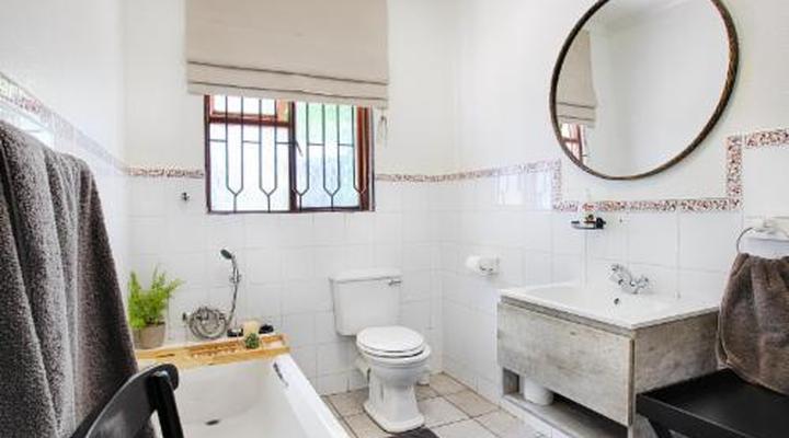 The River Cottage and Mainhouse at Woodlands