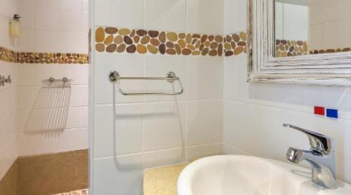 Beach Break Guest Houses and Villas