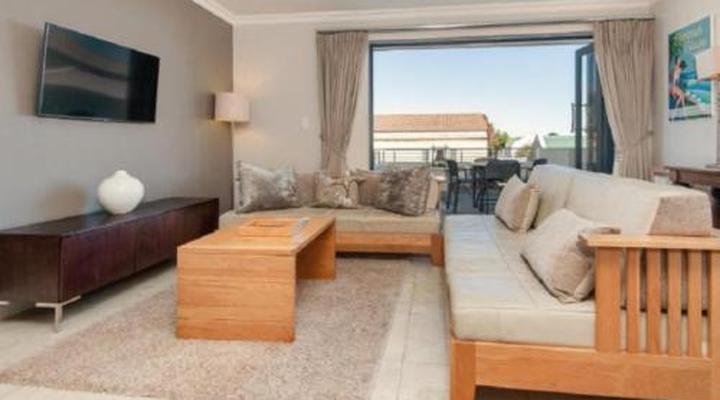 Harbour Square Hotel