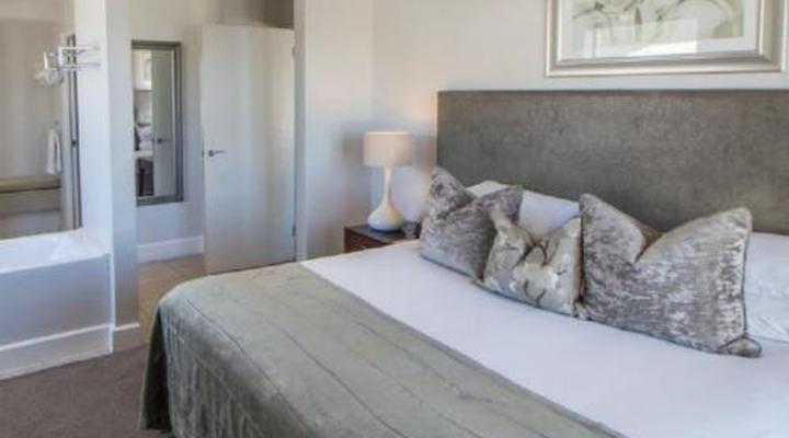 Harbour Square Hotel