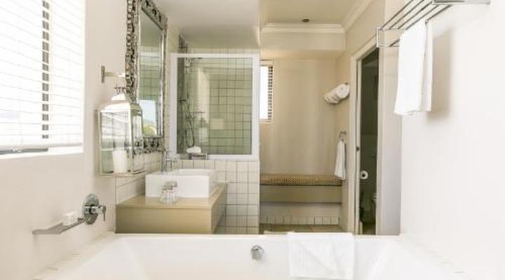 Harbour Square Hotel