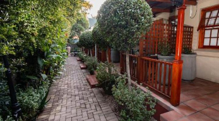 88 Baron van Reede Guesthouse