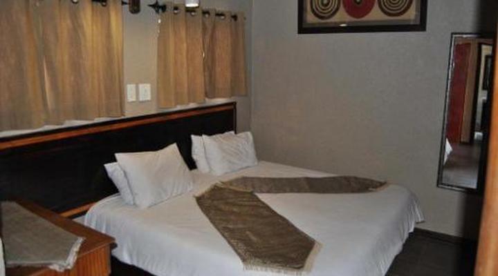 Mabalingwe Elephant Lodge