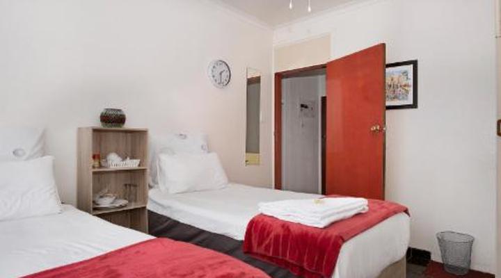 25 Jacaranda Lodge & Backpackers