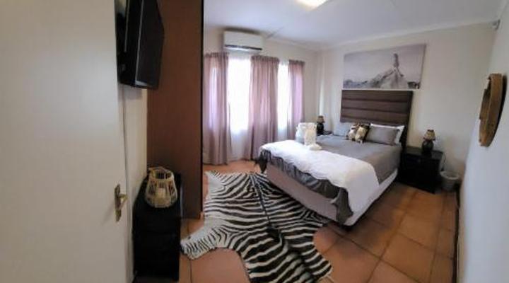 Hoedspruit Wildlife Estate (Indlovu Lodge)