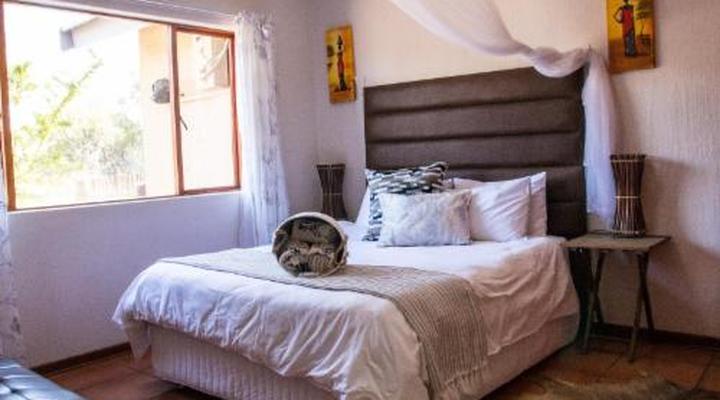 Hoedspruit Wildlife Estate (Indlovu Lodge)