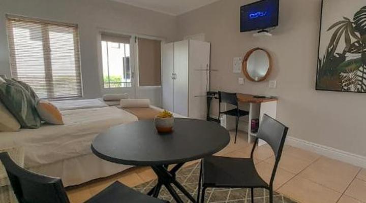 Jolly Jenny @ The Dunes