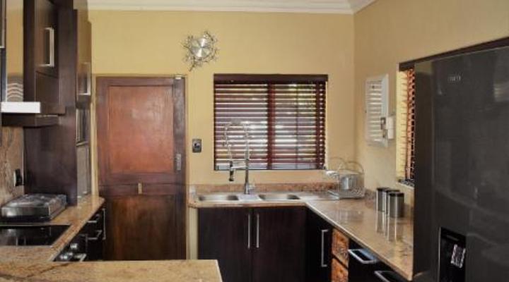 Rovy Villas Luxurious Chalet