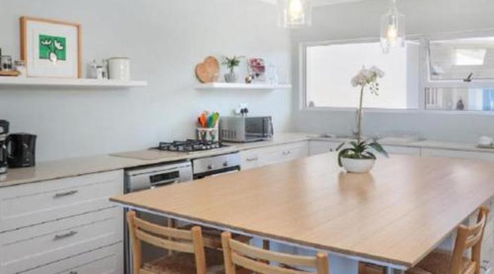 Shores Edge Cottage and Seapearl Ocean Front Villa