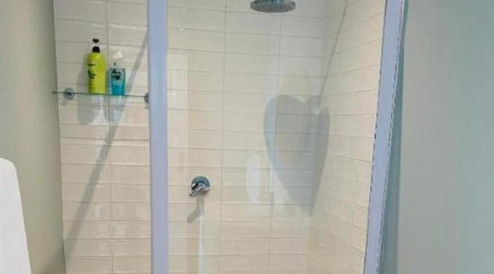 Shores Edge Cottage and Seapearl Ocean Front Villa